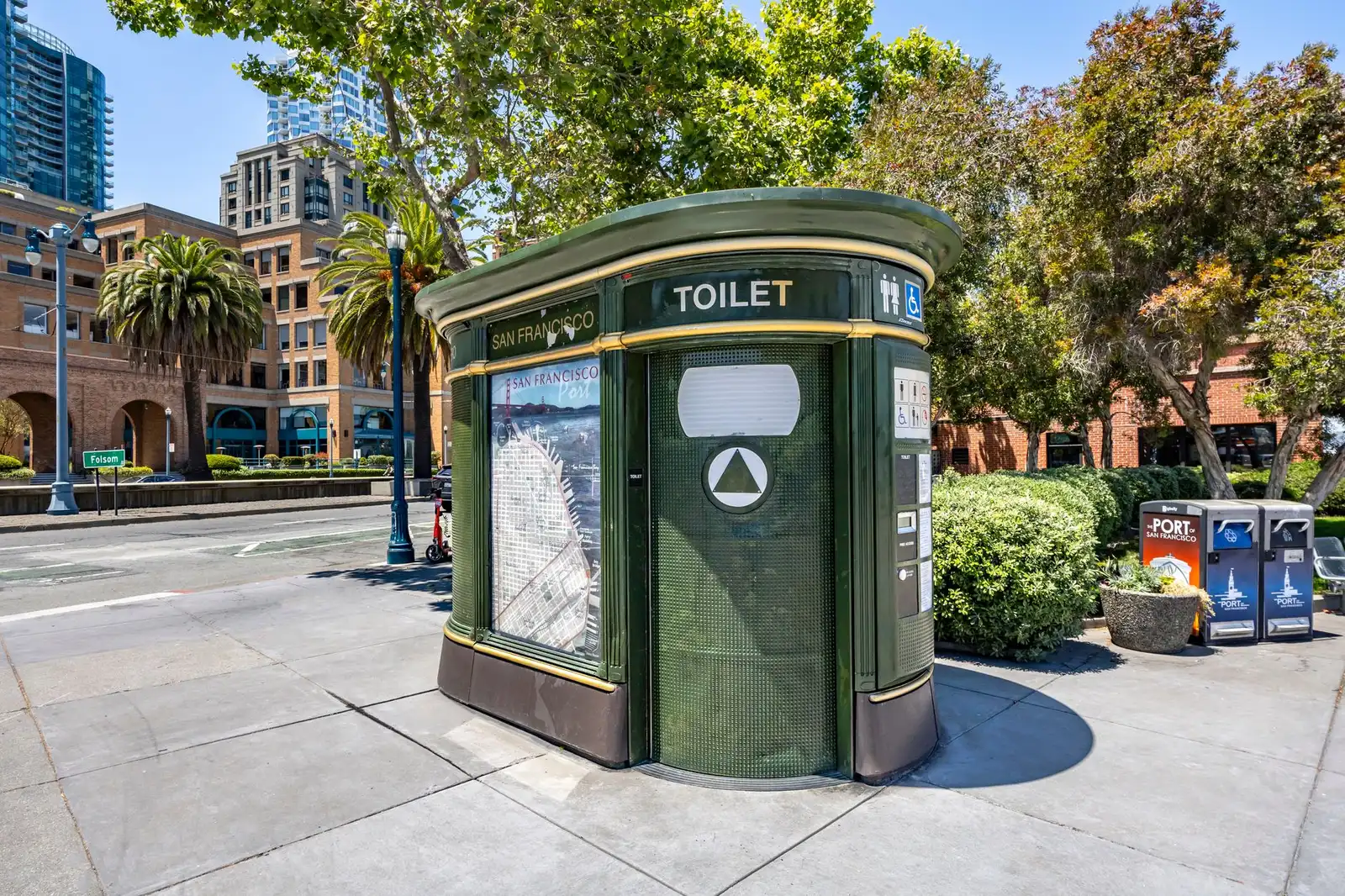 Deluxe Flushable Porta Potty in Denver, CO